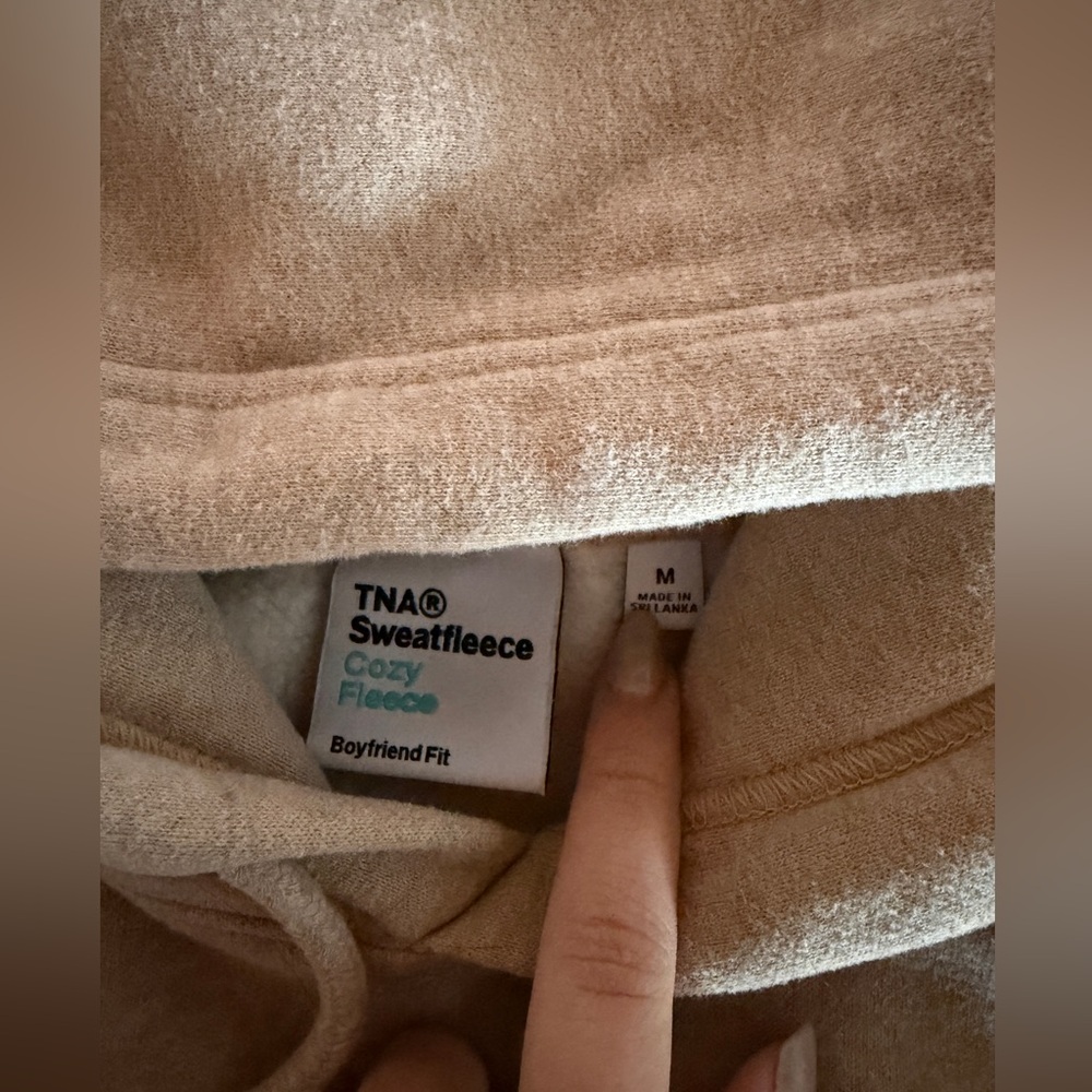 Aritzia TNA boyfriend hoodie - Picture 3 of 3